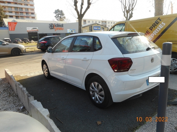 VOLKSWAGEN POLO